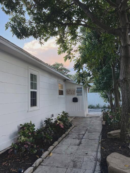 Beautiful Main House In West Palm Beach Exterior photo